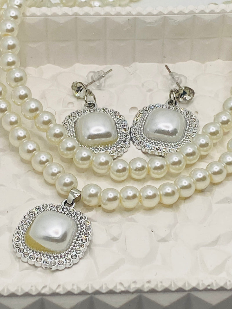 Cushion-Cut Pearl & Crystal Halo Set