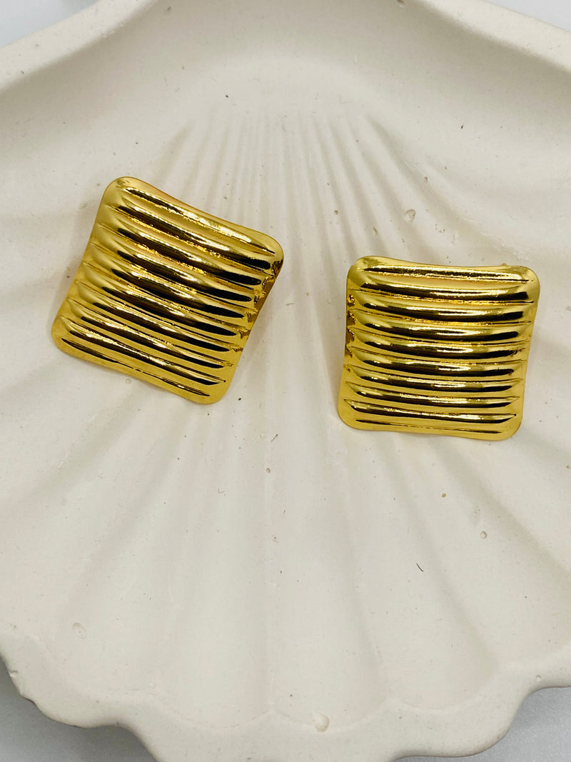 The Linear Horizon Squares