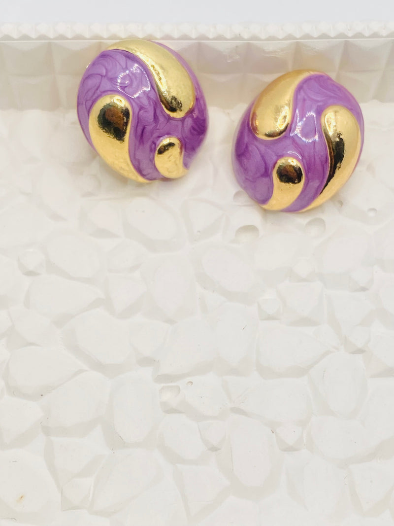 The Amethyst Swirl Globes