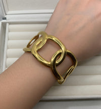 Orbis Luxe Cuff