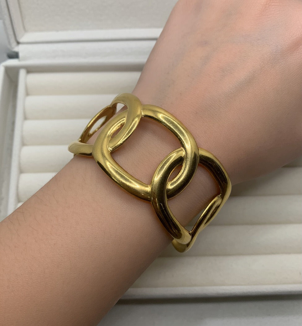 Orbis Luxe Cuff