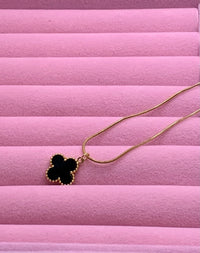 Clover Pendent(black)