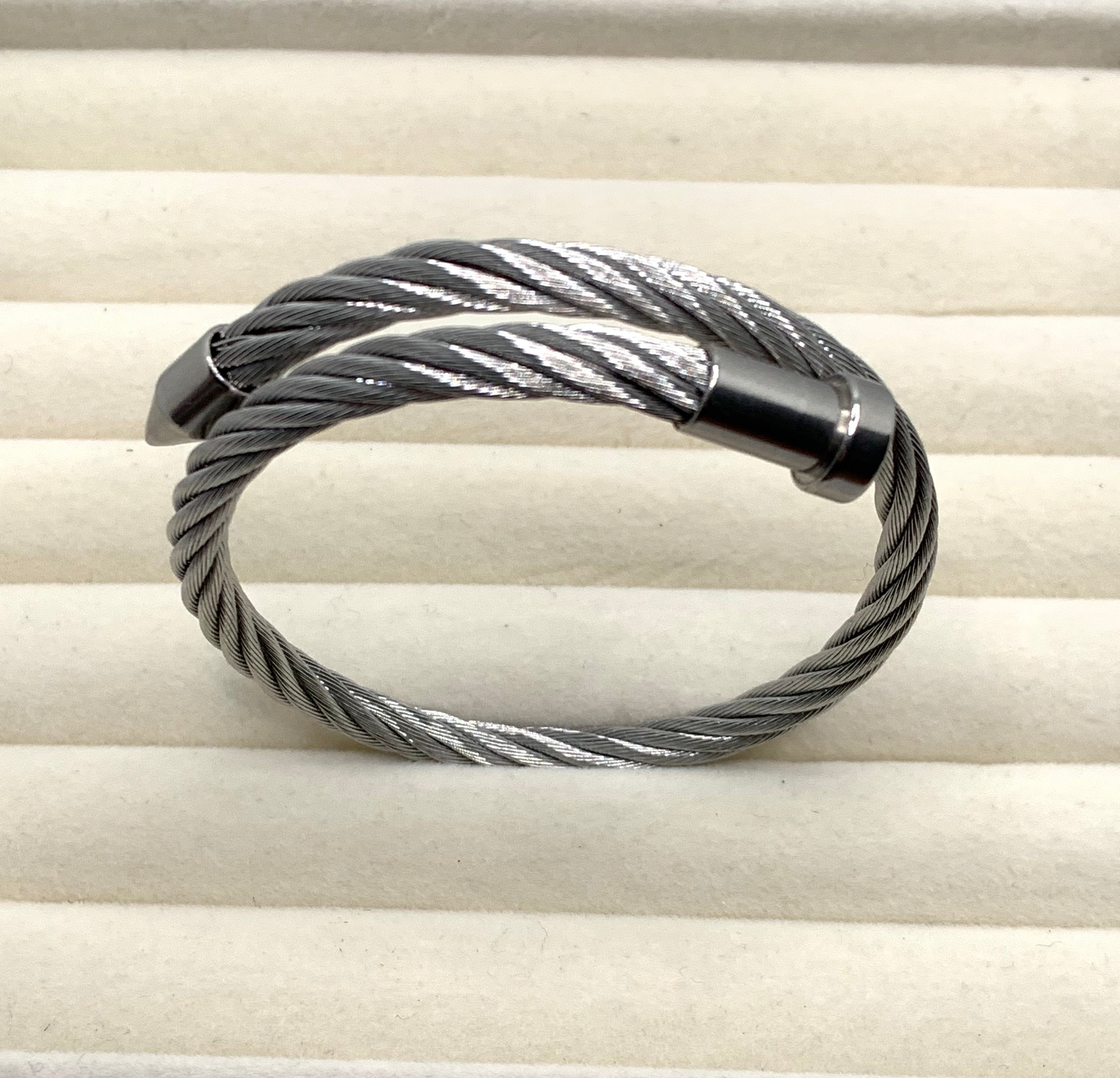 The Sculptural Wire Cuff(silver)