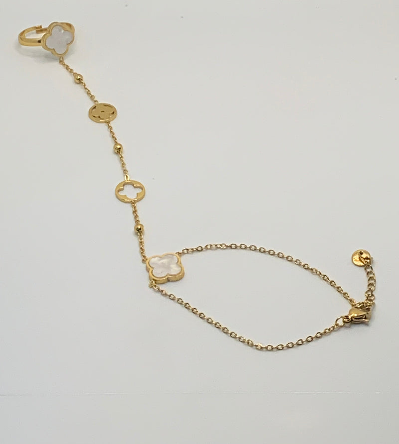 Clover Bracelet(white)