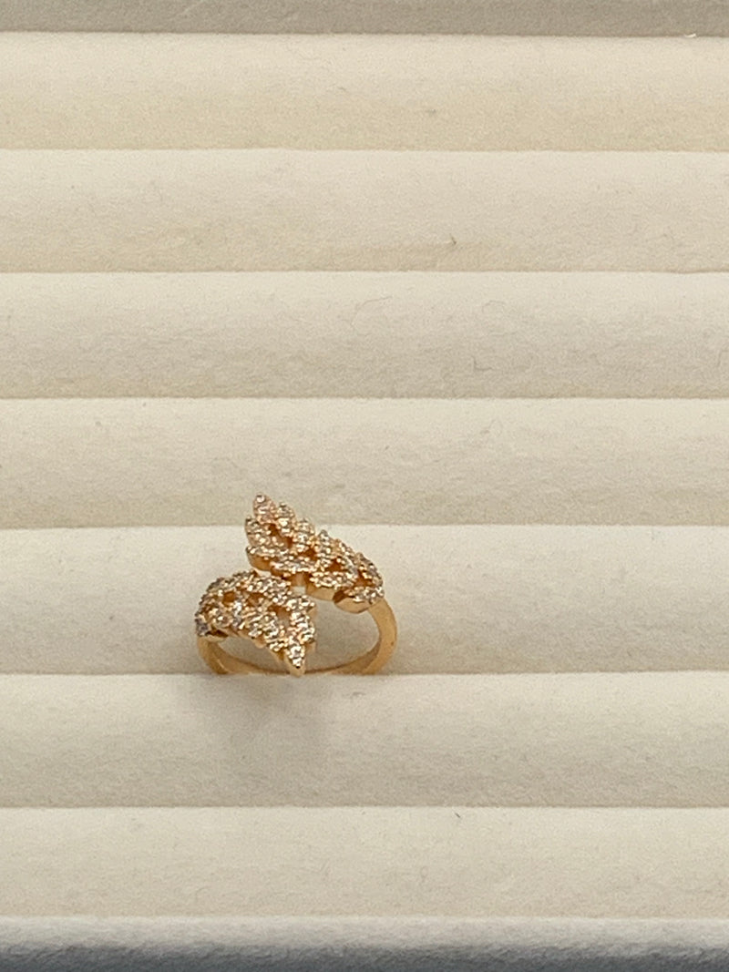 The Nature-Inspired Diamond Leaf Bypass Ring