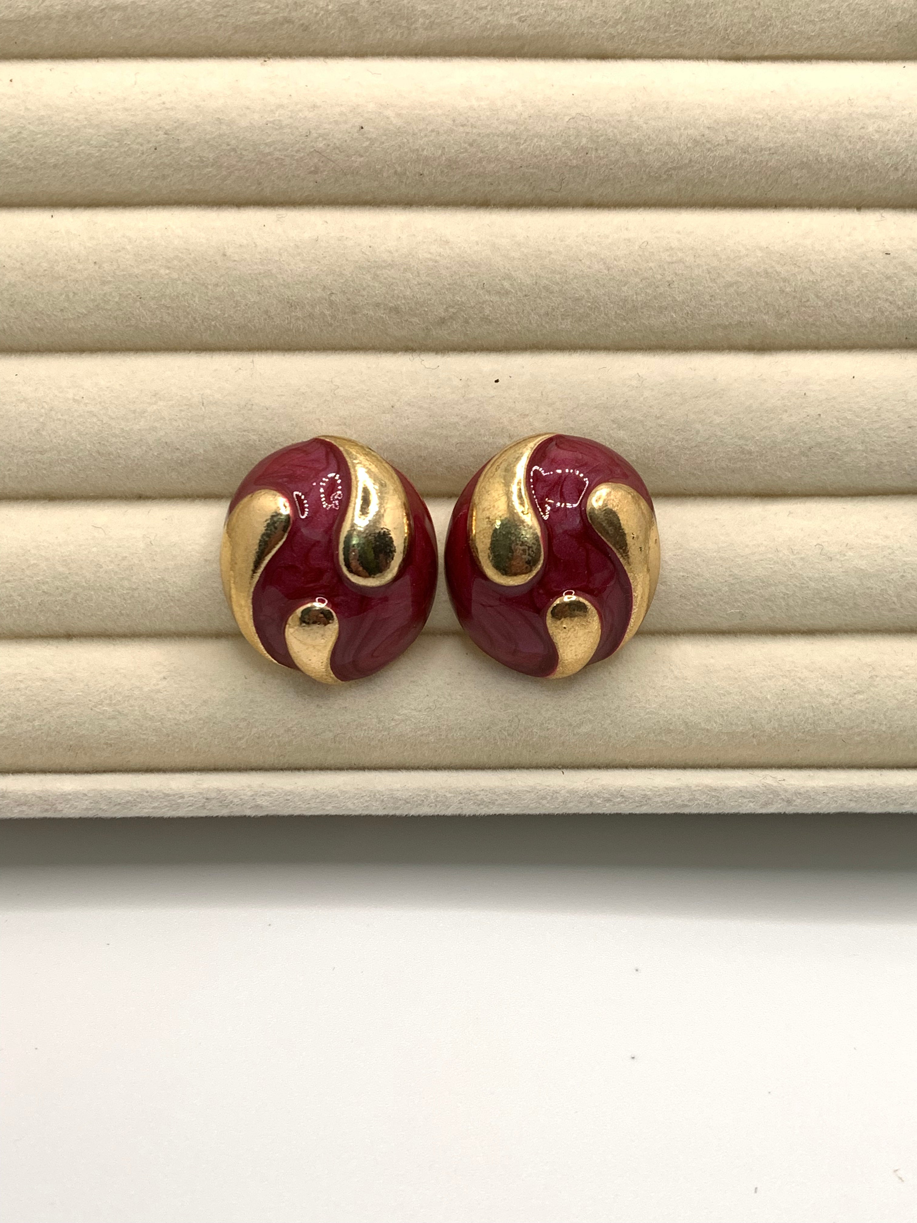 The Amethyst Swirl Globes(maroon)