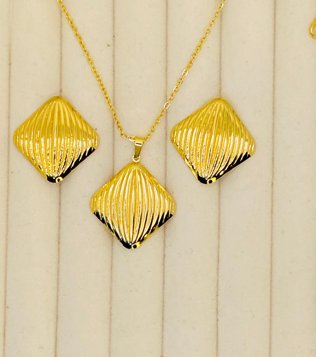 The Geometric Scalloped Set