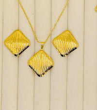 The Geometric Scalloped Set