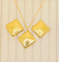 Gilded Lattice Rhombus Set.